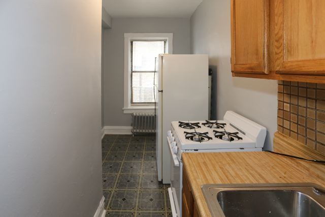 4604 N Beacon Street 1E, Chicago, IL 60640