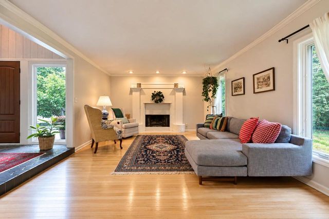 N63W29813 Woodfield COURT, Hartland, WI 53029