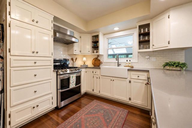 N63W29813 Woodfield COURT, Hartland, WI 53029