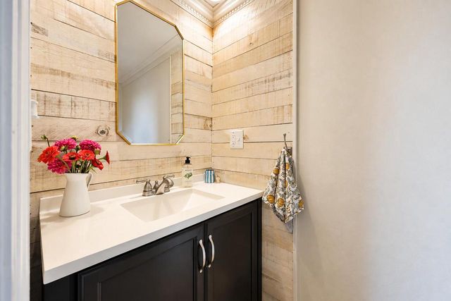 N63W29813 Woodfield COURT, Hartland, WI 53029