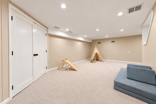 N63W29813 Woodfield COURT, Hartland, WI 53029