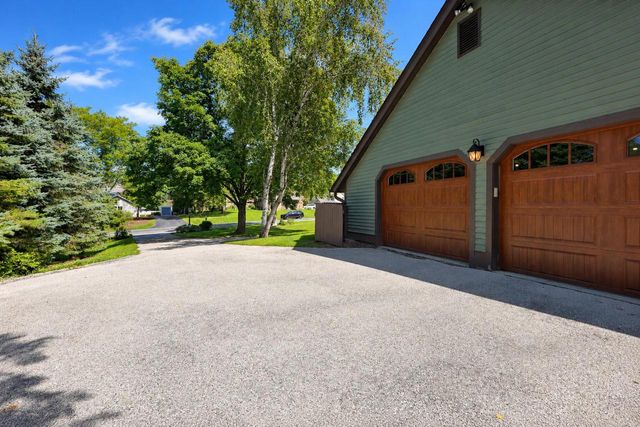 N63W29813 Woodfield COURT, Hartland, WI 53029