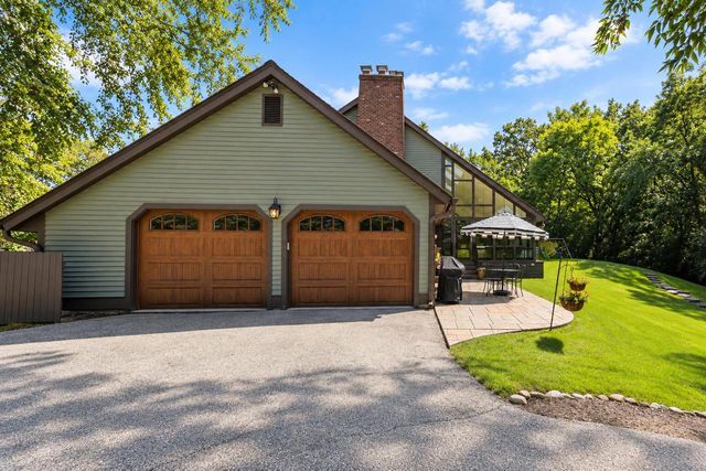 N63W29813 Woodfield COURT, Hartland, WI 53029