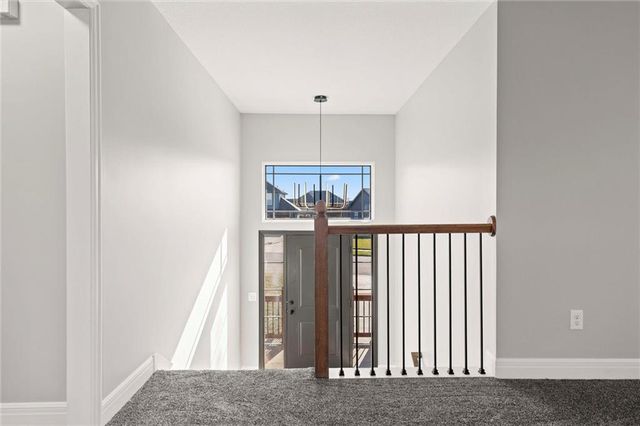 916 N Hickory Drive, Tonganoxie, KS 66086