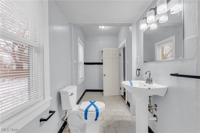 14917 Darwin Avenue, Cleveland, OH 44110