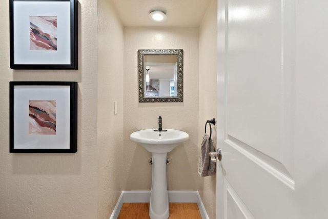 5308 Jamiewood Ct, Carmichael, CA 95608