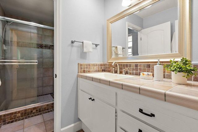 5308 Jamiewood Ct, Carmichael, CA 95608