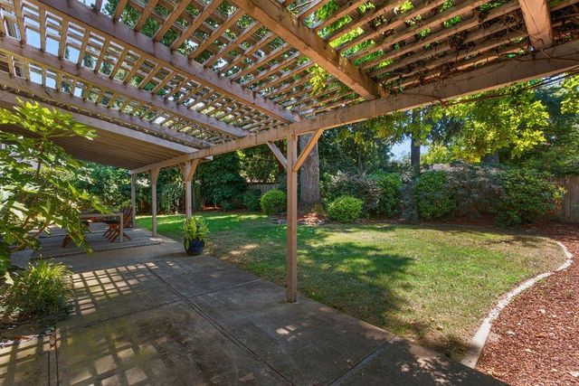 5308 Jamiewood Ct, Carmichael, CA 95608