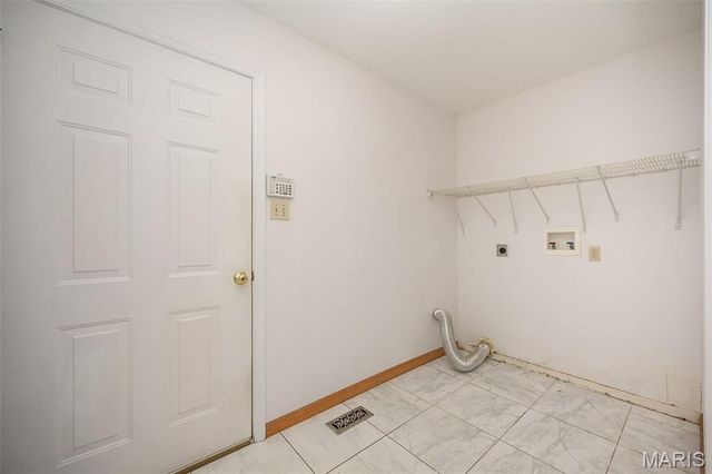 5850 Birchmont Place Drive, St Louis, MO 63129