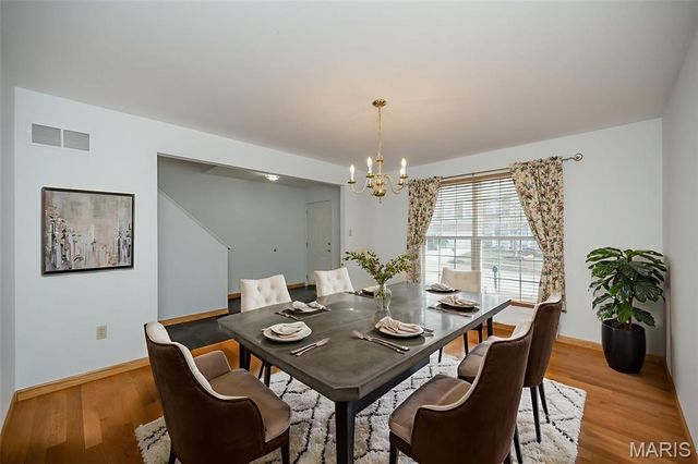 5850 Birchmont Place Drive, St Louis, MO 63129