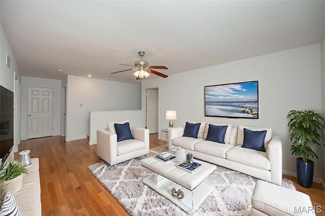 5850 Birchmont Place Drive, St Louis, MO 63129