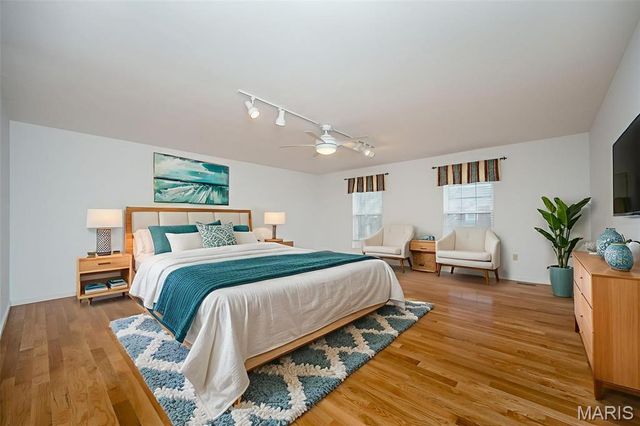 5850 Birchmont Place Drive, St Louis, MO 63129