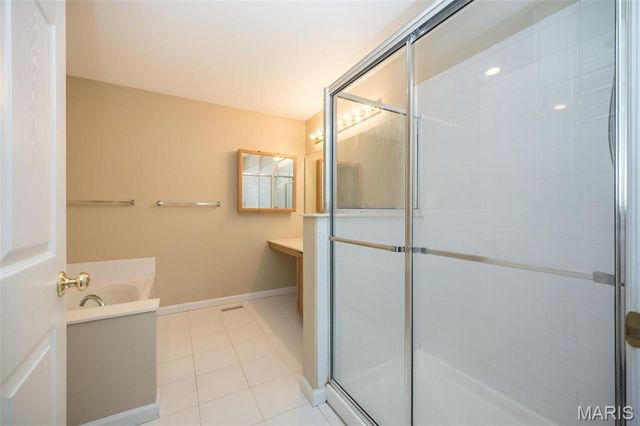 5850 Birchmont Place Drive, St Louis, MO 63129