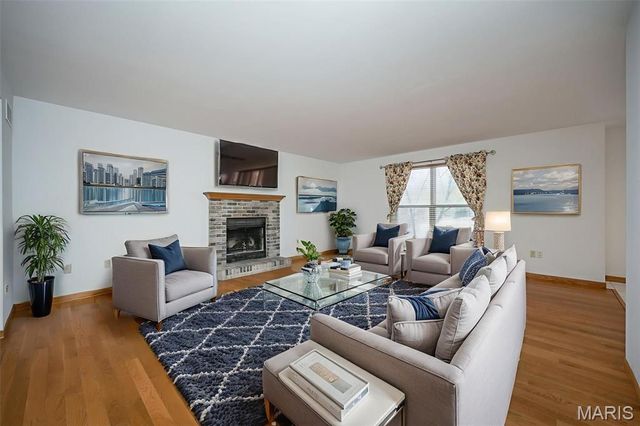 5850 Birchmont Place Drive, St Louis, MO 63129