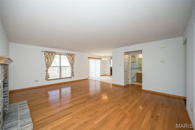 5850 Birchmont Place Drive, St Louis, MO 63129