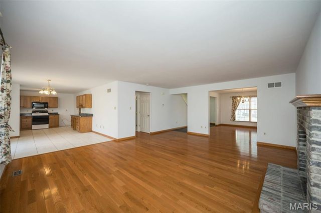 5850 Birchmont Place Drive, St Louis, MO 63129