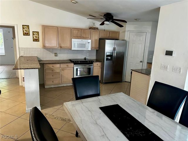 530 7th ST SW, Naples, FL 34117