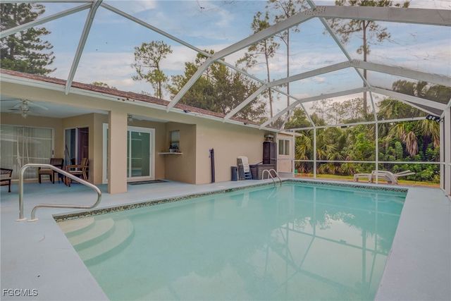 530 7th ST SW, Naples, FL 34117