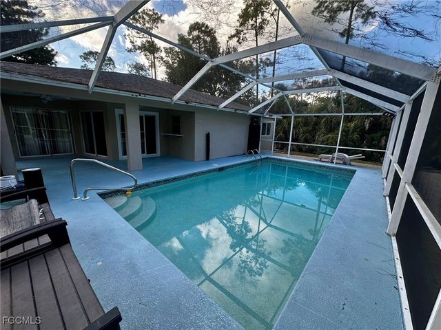 530 7th ST SW, Naples, FL 34117