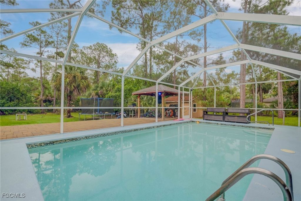 530 7th ST SW, Naples, FL 34117