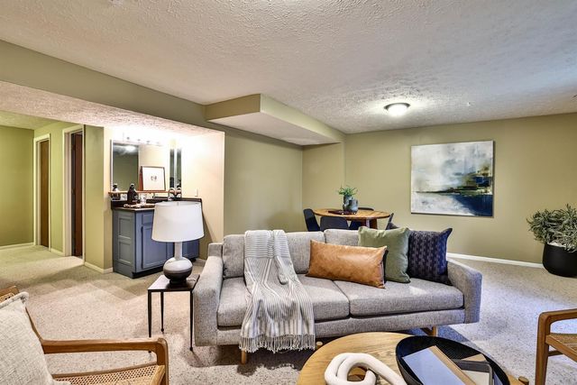 174 Shaker Heights Lane, Crestview Hills, KY 41017