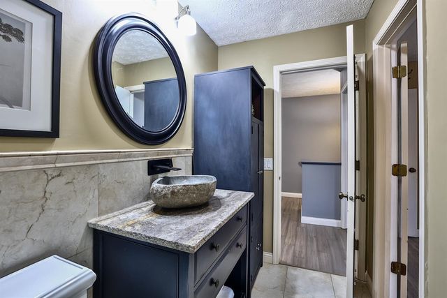 174 Shaker Heights Lane, Crestview Hills, KY 41017