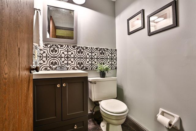 174 Shaker Heights Lane, Crestview Hills, KY 41017