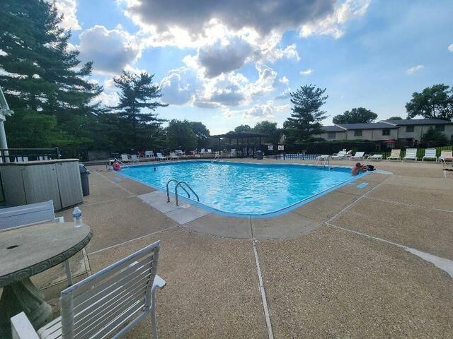 174 Shaker Heights Lane, Crestview Hills, KY 41017