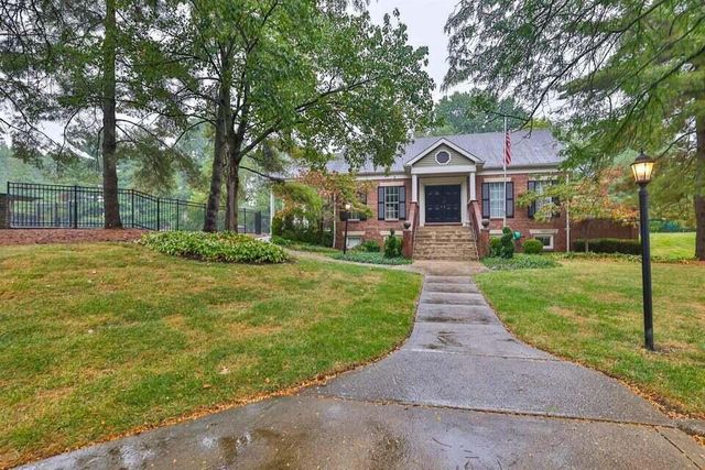 174 Shaker Heights Lane, Crestview Hills, KY 41017