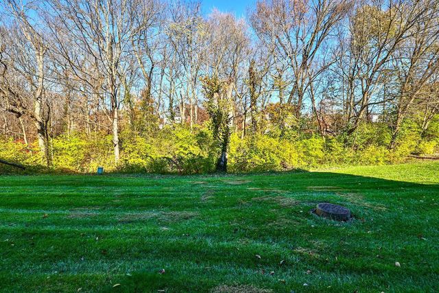 174 Shaker Heights Lane, Crestview Hills, KY 41017