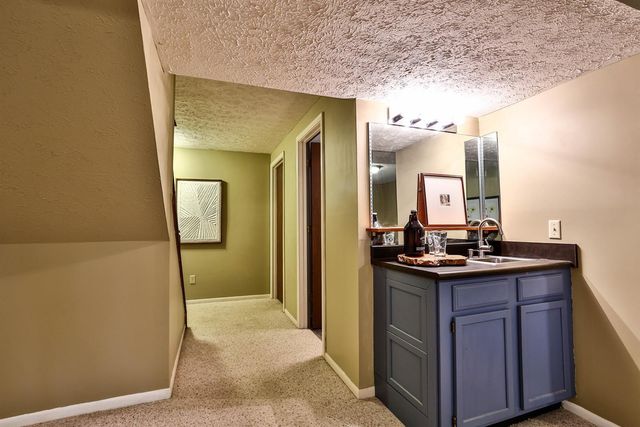 174 Shaker Heights Lane, Crestview Hills, KY 41017