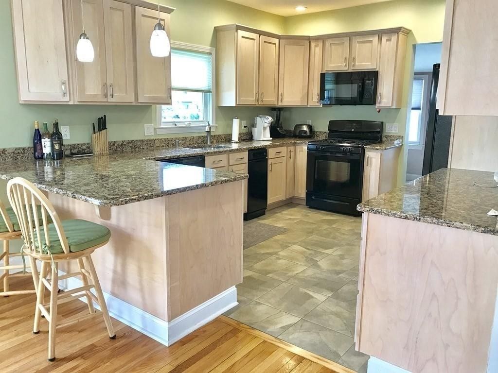 37 R Street Winter Rental FEB to june, Hull, MA 02045