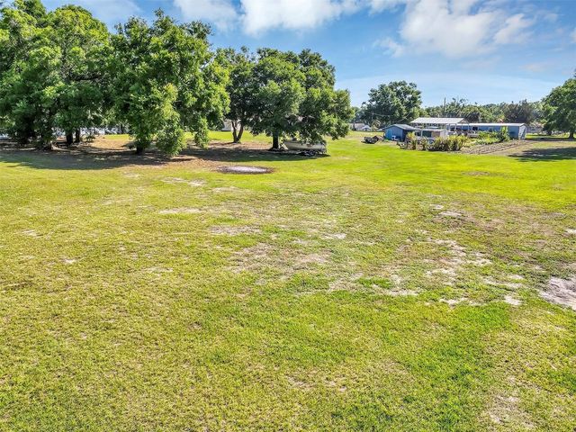 4162 LAUGHLIN ROAD, Mount Dora, FL 32757