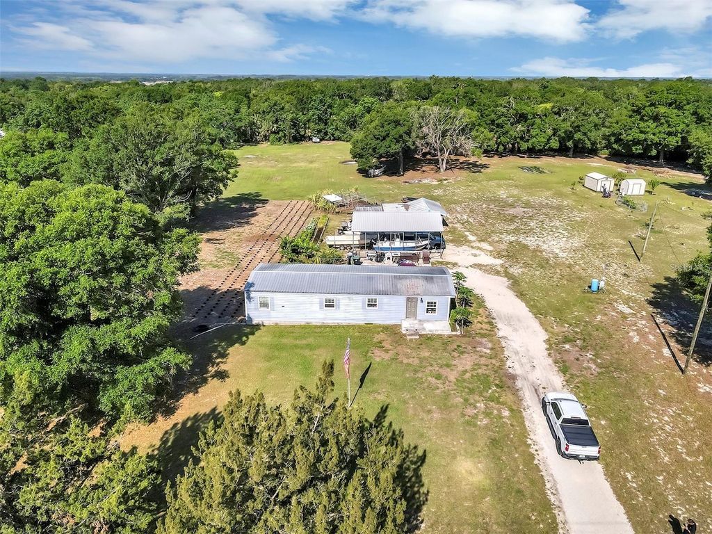 4162 LAUGHLIN ROAD, Mount Dora, FL 32757