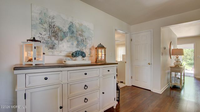 25 Lake Avenue, Helmetta, NJ 08828