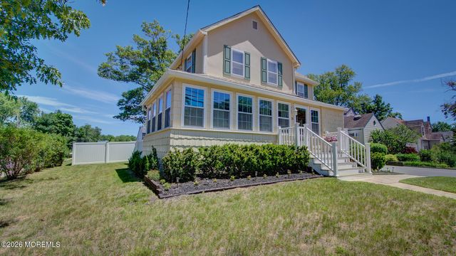 25 Lake Avenue, Helmetta, NJ 08828