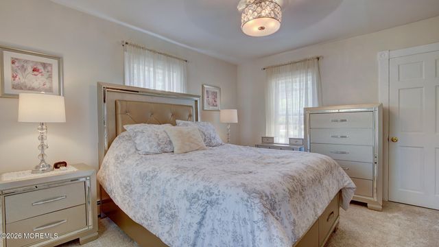 25 Lake Avenue, Helmetta, NJ 08828