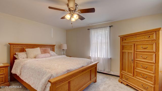 25 Lake Avenue, Helmetta, NJ 08828