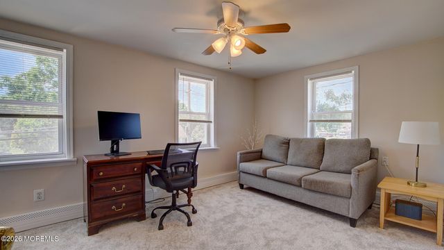 25 Lake Avenue, Helmetta, NJ 08828