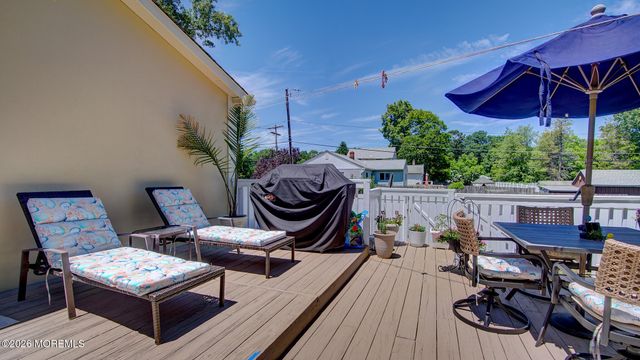 25 Lake Avenue, Helmetta, NJ 08828