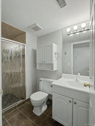 1974 Klingensmith Road 4, Bloomfield Charter Township, MI 48302