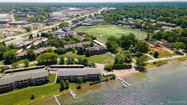 1974 Klingensmith Road 4, Bloomfield Charter Township, MI 48302