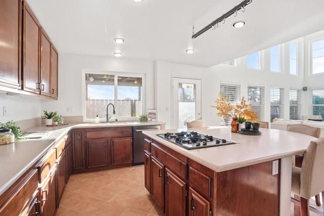 2288 Boulders Ct, Alpine, CA 91901