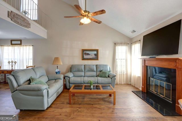 22 Hidden Lake Court, Savannah, GA 31419