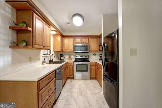 22 Hidden Lake Court, Savannah, GA 31419