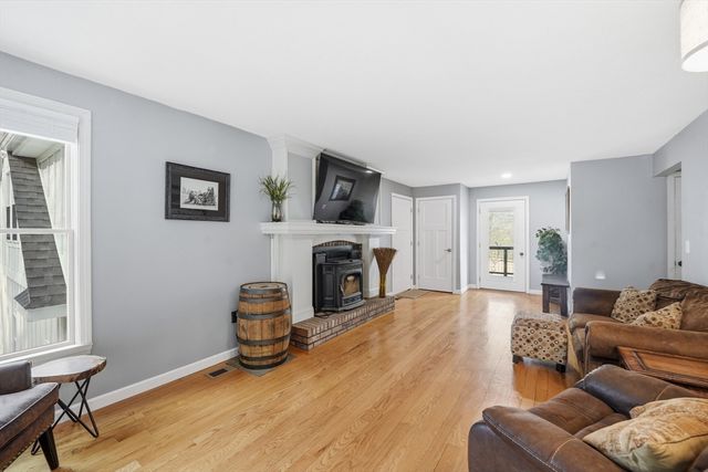 100 South Loomis, Southwick, MA 01077