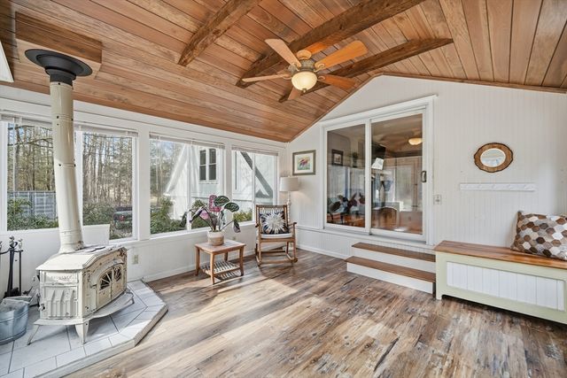 100 South Loomis, Southwick, MA 01077