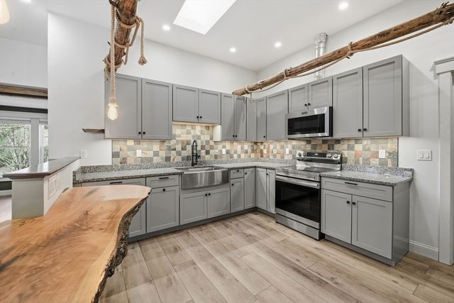 100 South Loomis, Southwick, MA 01077