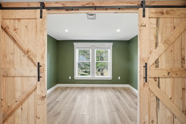 100 South Loomis, Southwick, MA 01077