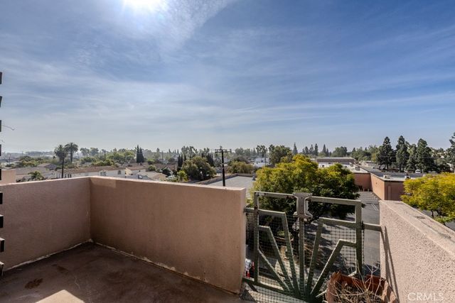450 E 4th Street 423, Santa Ana, CA 92701
